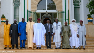 Les organisateurs du colloque scientifique international en hommage au Prof. Yenikoye Alhassan chez Mohamed Bazoum !