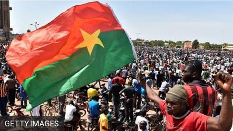 Burkina Faso : La rue dénonce un complot international et apporte son soutien à la transition et à son capitaine Ibrahim Traoré !