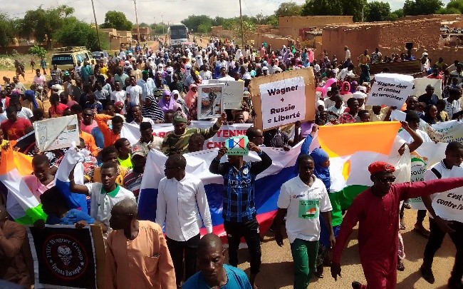 Niger : Expulsion de l’ambassadeur et des armées françaises, Macron persiste toujours dans le déni de la réalité !