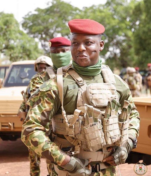 Burkina Faso : Enfin, voilà le capitaine Ibrahim Traoré !